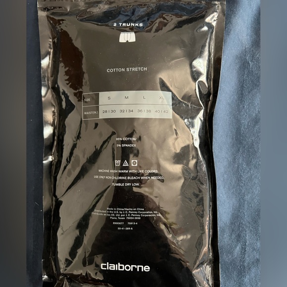 Claiborne mens briefs, new in package one pair of trunks. White size XL - Picture 3 of 3